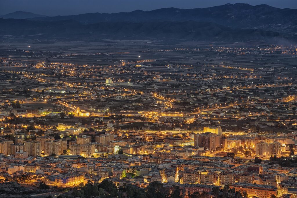 billede fra oven af Murcia om aftenen hvor jeg læste min kandidat i spanien