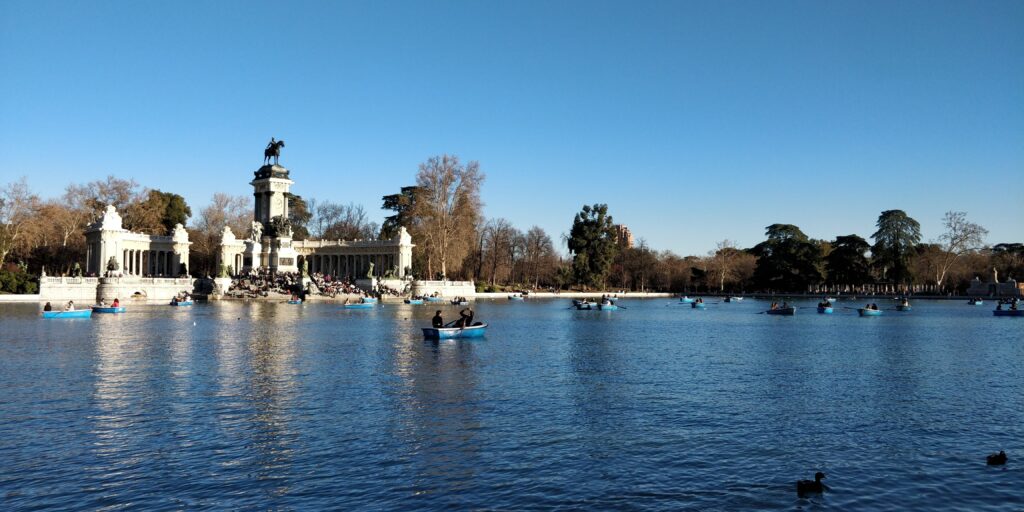 Retiro park hvor der er vand og både