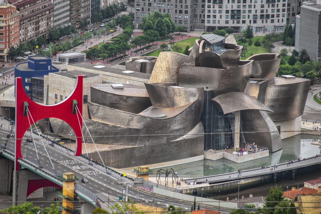 Guggenheim i Bilbao - spanske byer - alt om spanien