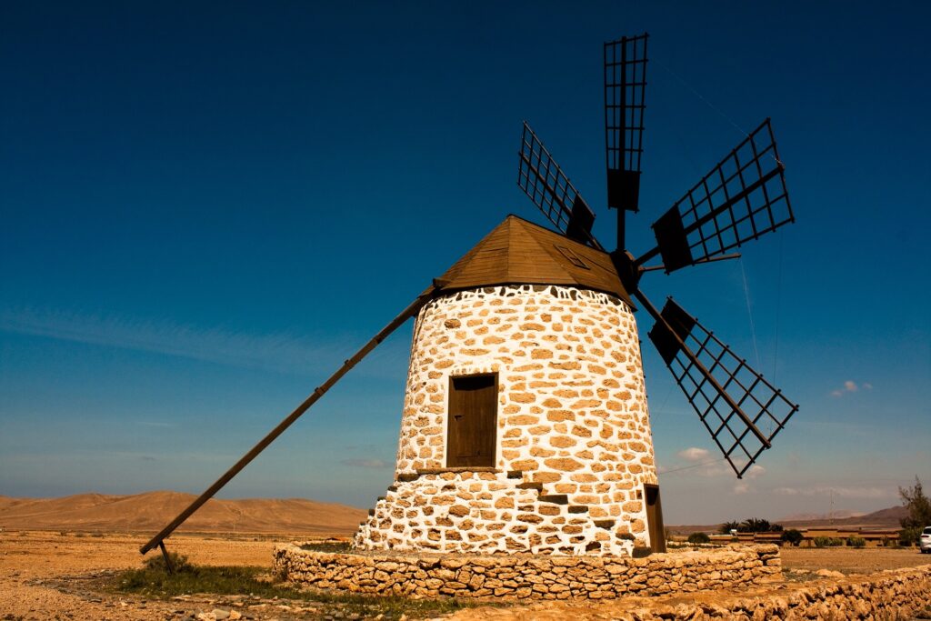 klassisk spansk vindmølle i Spanien