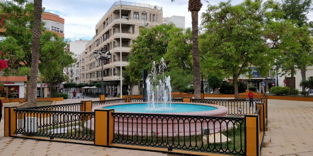 Plaza i torrevieja centrum - spanske byer - alt om spanien