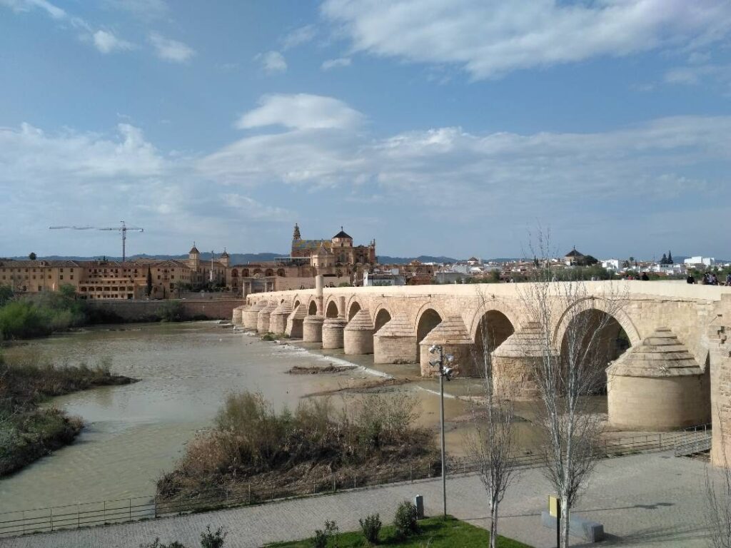 Romanske bro i Cordoba - spanske byer - alt om spanien